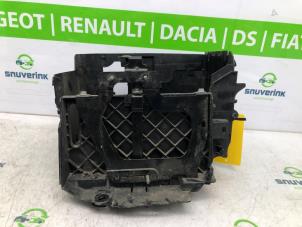 Used Battery box Renault Trafic (1FL/2FL/3FL/4FL) 2.0 dCi 16V 120 Price on request offered by Snuverink Autodemontage
