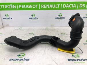 Used Air intake hose Renault Clio IV (5R) 0.9 Energy TCE 90 12V Price € 30,00 Margin scheme offered by Snuverink Autodemontage