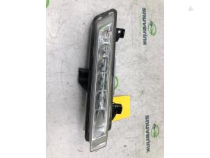 Used Daytime running light, right Renault Clio IV (5R) 0.9 Energy TCE 90 12V Price € 85,00 Margin scheme offered by Snuverink Autodemontage