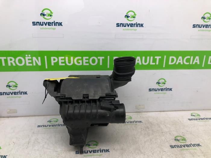Gebrauchte Luftfiltergehäuse Renault Megane IV Estate (RFBK) 1.6 GT Energy TCE 205 EDC Preis € 42,48 Margenregelung angeboten von Snuverink Autodemontage