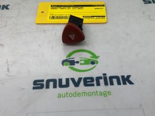 Used Panic lighting switch Renault Trafic New (FL) 2.0 dCi 16V 90 Price on request offered by Snuverink Autodemontage