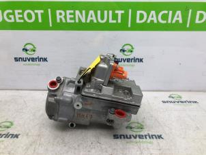 Usados Bomba de aire acondicionado Renault Zoé (AG) 65kW Precio € 550,00 Norma de margen ofrecido por Snuverink Autodemontage
