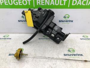 Used Oil dipstick Renault Express 1.5 dCi 75 Price € 36,30 Inclusive VAT offered by Snuverink Autodemontage