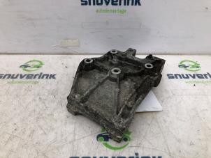 Dynamostütze oben van een Volvo V50 (MW) 1.6 D 16V 2006
