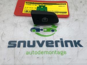 Usagé Commutateur chauffage vitre arrière Citroen C1 1.0 12V Prix € 30,00 Règlement à la marge proposé par Snuverink Autodemontage