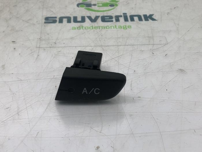 Air conditioning switch from a Citroën C1 1.0 12V 2011