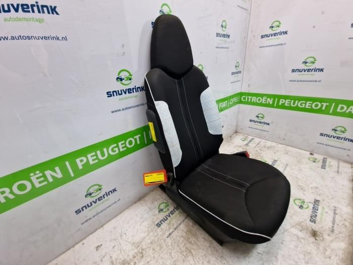 Seat, right from a Citroën C1 1.0 12V 2013