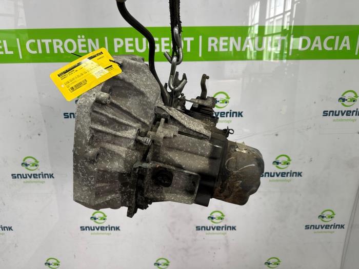 Gearbox from a Renault Clio III (BR/CR) 1.4 16V 2006