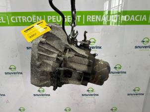 Used Gearbox Renault Clio III (BR/CR) 1.4 16V Price € 275,00 Margin scheme offered by Snuverink Autodemontage