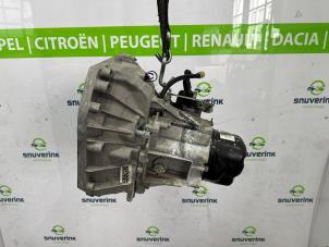 Używane Skrzynia biegów Renault Clio IV (5R) 0.9 Energy TCE 90 12V Cena € 1.100,00 Procedura marży oferowane przez Snuverink Autodemontage