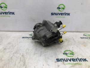 Used Mechanical fuel pump Peugeot 208 I (CA/CC/CK/CL) 1.6 Blue HDi 100 Price € 130,00 Margin scheme offered by Snuverink Autodemontage