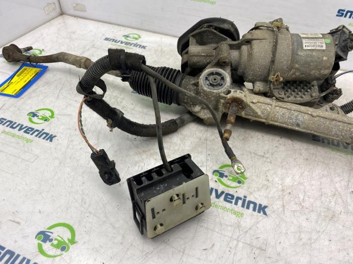 Steering box from a Peugeot 207/207+ (WA/WC/WM) 1.4 16V 2006
