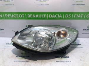Used Headlight, left Renault Twingo II (CN) 1.2 Price € 100,00 Margin scheme offered by Snuverink Autodemontage