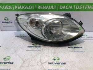 Used Headlight, right Renault Twingo II (CN) 1.2 Price € 100,00 Margin scheme offered by Snuverink Autodemontage