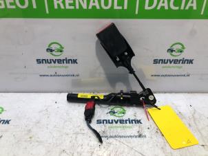Used Front seatbelt buckle, right Renault Twingo II (CN) 1.2 Price € 85,00 Margin scheme offered by Snuverink Autodemontage