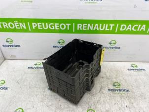 Used Battery box Renault Twingo II (CN) 1.2 Price € 35,00 Margin scheme offered by Snuverink Autodemontage