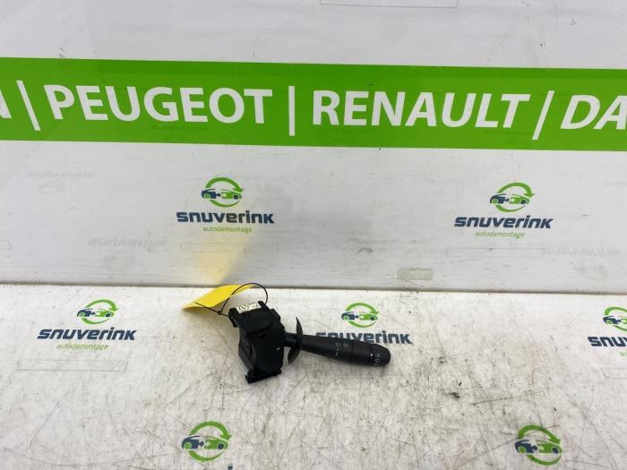 Wiper switch from a Renault Twingo II (CN) 1.2 2008