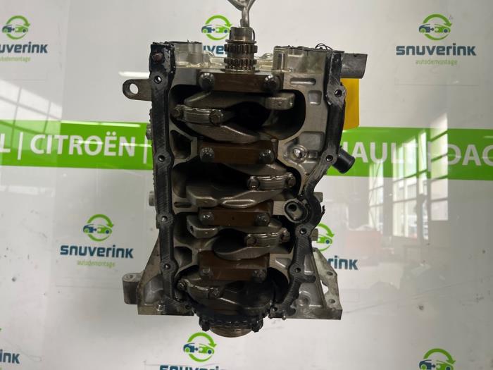 Motor Unterblock van een Dacia Lodgy (JS) 1.6 16V 2019