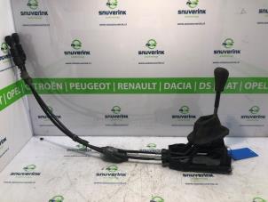 Używane Dzwignia zmiany biegów Peugeot 107 1.0 12V Cena € 45,00 Procedura marży oferowane przez Snuverink Autodemontage