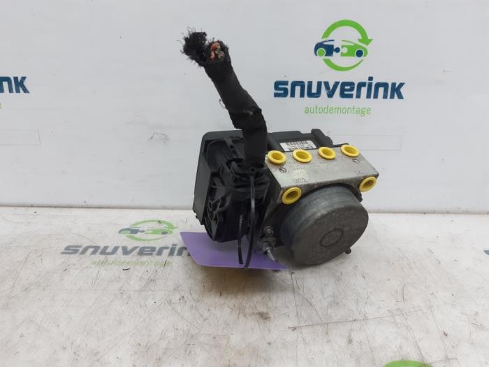 Begagnade ABS-pump Fiat Fiorino (225) 1.3 JTD 16V Multijet Pris € 153,00 Marginaltabell erbjuds av Snuverink Autodemontage