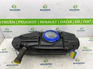 Gebrauchte Krafstofftank Peugeot 107 1.0 12V Preis € 75,00 Margenregelung angeboten von Snuverink Autodemontage