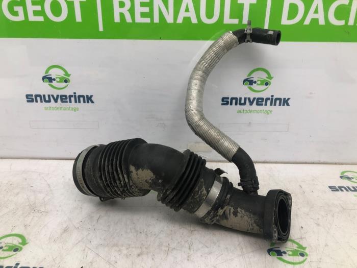Air intake hose from a Renault Megane IV Estate (RFBK) 1.6 GT Energy TCE 205 EDC 2017