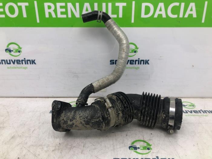 Air intake hose from a Renault Megane IV Estate (RFBK) 1.6 GT Energy TCE 205 EDC 2017