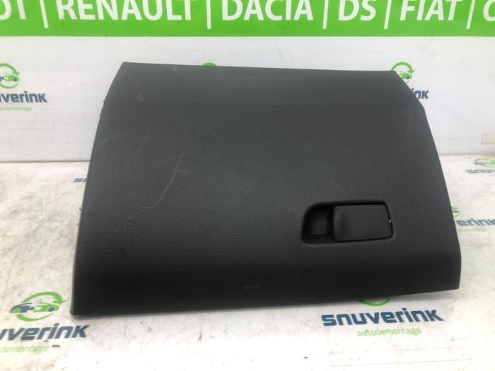 Begagnade Handskfack Renault Express 1.5 dCi 75 Pris € 77,14 Inklusive moms erbjuds av Snuverink Autodemontage