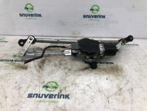Used Wiper motor + mechanism Renault Express 1.5 dCi 75 Price on request offered by Snuverink Autodemontage