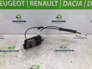Used Rear door mechanism 4-door, right Peugeot 308 (4A/C) 1.6 HDiF 16V Price € 30,00 Margin scheme offered by Snuverink Autodemontage