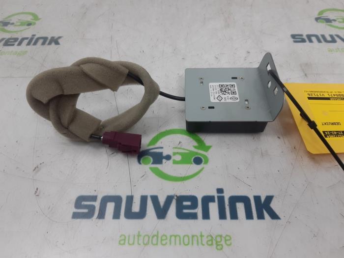 Używane Antena Renault Express 1.5 dCi 75 Cena € 30,25 Z VAT oferowane przez Snuverink Autodemontage