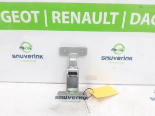 Usados Bisagra puerta derecha detrás Renault Express 1.5 dCi 75 Precio de solicitud ofrecido por Snuverink Autodemontage