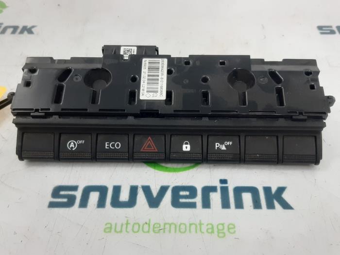 Panic lighting switch from a Renault Express 1.5 dCi 75 2021