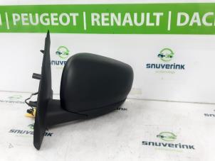 Used Wing mirror, left Renault Express 1.5 dCi 75 Price on request offered by Snuverink Autodemontage