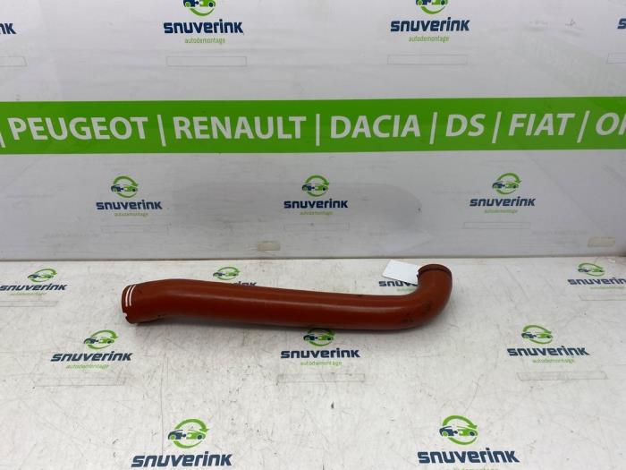 Gebrauchte Intercooler Schlauch Iveco New Daily VI 35C17, 35S17, 40C17, 50C17, 65C17, 70C17 Preis € 46,28 Mit Mehrwertsteuer angeboten von Snuverink Autodemontage