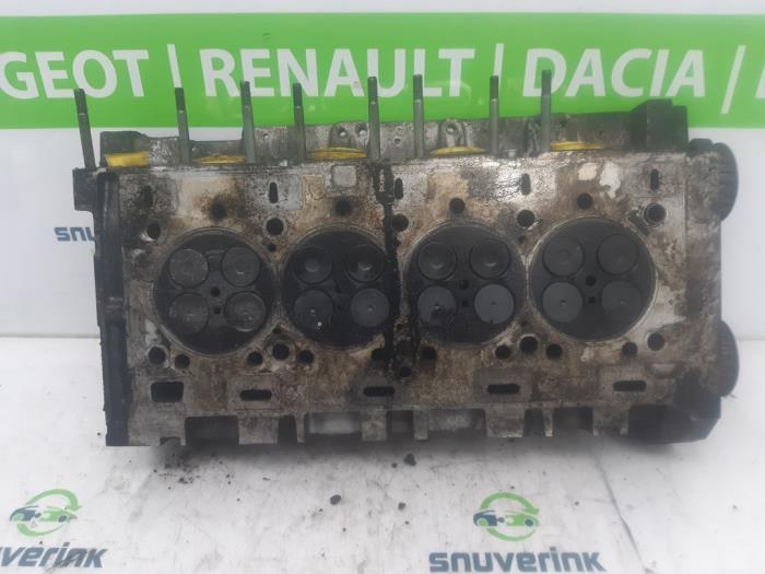 Cylinder head from a Renault Master III (FD/HD) 2.5 dCi 120 FAP 2008
