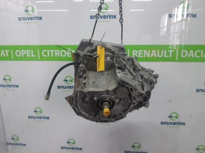 Gearbox from a Renault Arkana (RJLL) 1.6 E-Tech 145 16V 2022