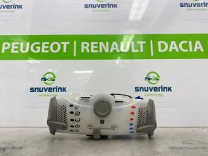 Usagé Panneau de commandes chauffage Peugeot 107 1.0 12V Prix € 38,50 Règlement à la marge proposé par Snuverink Autodemontage