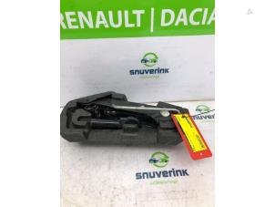 Used Jack Citroen C1 1.0 12V Price on request offered by Snuverink Autodemontage