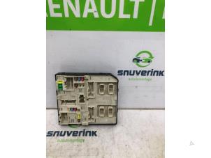 Usados Caja de fusibles Renault Zoé (AG) 65kW Precio € 108,90 IVA incluido ofrecido por Snuverink Autodemontage