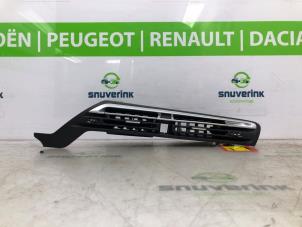 Used Dashboard vent Citroen C4 Picasso (3D/3E) 1.6 e-HDi 115 Price € 80,00 Margin scheme offered by Snuverink Autodemontage
