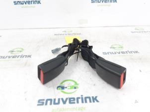 Used Rear seatbelt buckle, left Renault Arkana (RJLL) 1.6 E-Tech 145 16V Price on request offered by Snuverink Autodemontage