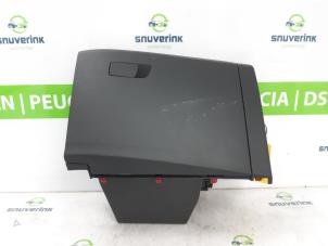 Used Glovebox Renault Arkana (RJLL) 1.6 E-Tech 145 16V Price € 65,00 Margin scheme offered by Snuverink Autodemontage