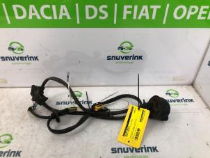 Used Towbar wiring kit Renault Trafic New (FL) 2.0 dCi 16V 90 Price on request offered by Snuverink Autodemontage