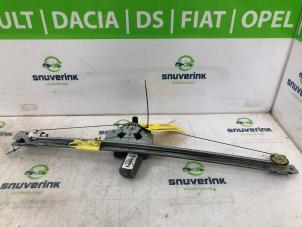 Used Window mechanism 2-door, front left Renault Trafic New (FL) 2.0 dCi 16V 90 Price on request offered by Snuverink Autodemontage