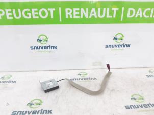Usagé Antenne amplificateur Renault Arkana (RJLL) 1.6 E-Tech 145 16V Prix € 100,00 Règlement à la marge proposé par Snuverink Autodemontage