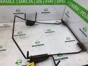Used Spare wheel holder Renault Trafic New (FL) 2.0 dCi 16V 90 Price on request offered by Snuverink Autodemontage