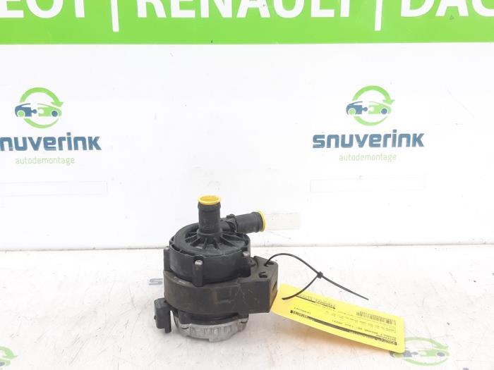 Begagnade Vattenpump Renault Arkana (RJLL) 1.6 E-Tech 145 16V Pris € 100,00 Marginaltabell erbjuds av Snuverink Autodemontage
