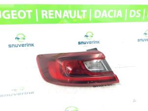 Gebrauchte Rücklicht links Renault Arkana (RJLL) 1.6 E-Tech 145 16V Preis € 275,00 Margenregelung angeboten von Snuverink Autodemontage