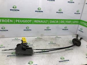 Usagé Câble commutation boîte de vitesse Renault Trafic New (FL) 2.0 dCi 16V 90 Prix sur demande proposé par Snuverink Autodemontage